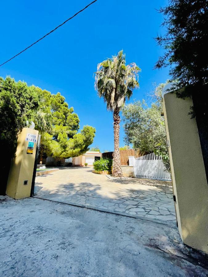 Villa Con Piscina Gigante Sant Francesc de s'Estany Luaran gambar