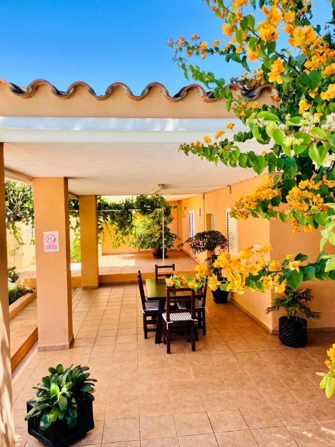 Villa Con Piscina Gigante Sant Francesc de s'Estany Luaran gambar