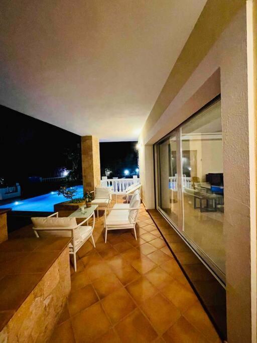 Villa Con Piscina Gigante Sant Francesc de s'Estany Luaran gambar