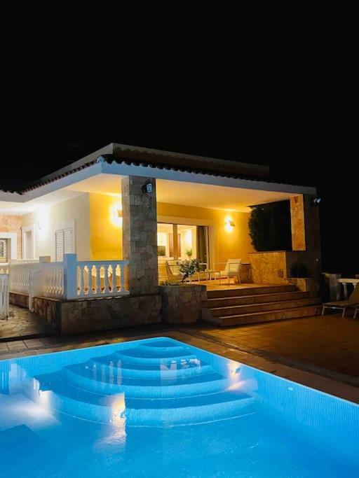 Villa Con Piscina Gigante Sant Francesc de s'Estany Luaran gambar
